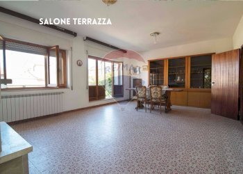 SALONE CON CAMINO - Appartamento VIA SAN MICHELE
 
3, Roccastrada - foto 33