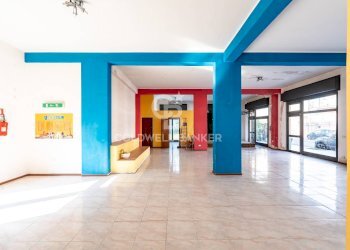 Foto 1 - Negozio via spiaggia
 
111, Mascali - foto 1