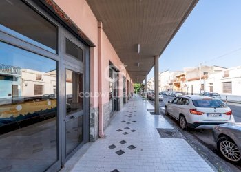 Foto 1 - Locale Commerciale via spiaggia
 
111, Mascali - foto 1