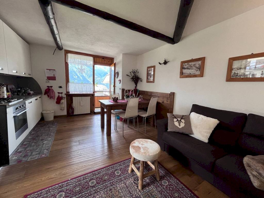 Salone - Trilocale via Clotes, 55, Sauze d'Oulx - foto 2