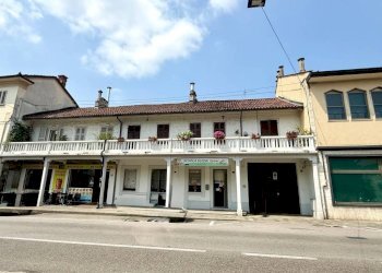 Facciata - Appartamento via Fratelli Vercelli, 39, Carmagnola - foto 2