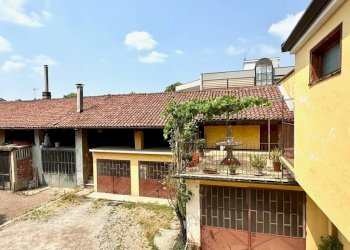 Facciata - Appartamento via Fratelli Vercelli, 39, Carmagnola - foto 25