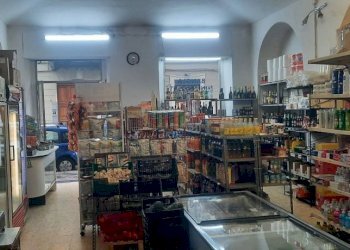 Interno non residenziale - Negozio via Bernardino Galliari, 11/d, Torino (zona San Salvario) - foto 5