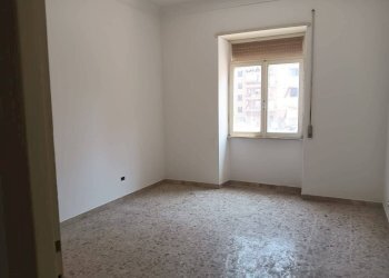 Camera da letto - Trilocale via Benci e Gatti, Civitavecchia - foto 8