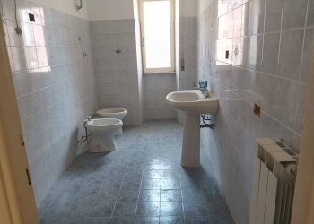 Bagno - Trilocale via Benci e Gatti, Civitavecchia - foto 11