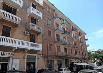 Facciata - Trilocale via Benci e Gatti, Civitavecchia - foto 1