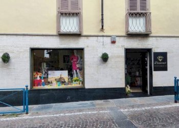 Facciata - Attività Commerciale via Bettoia, 50, Caluso - foto 12