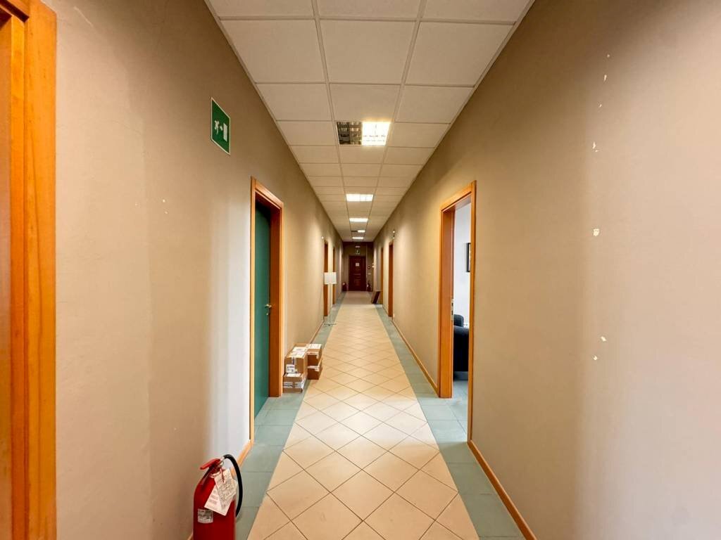 Corridoio - Ufficio via Angelo Carrara, Genova (zona Quarto) - foto 3