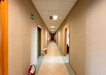 Corridoio - Ufficio via Angelo Carrara, Genova (zona Quarto) - foto 3