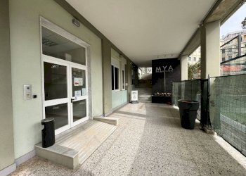 Interno palazzo - Ufficio via Angelo Carrara, Genova (zona Quarto) - foto 9