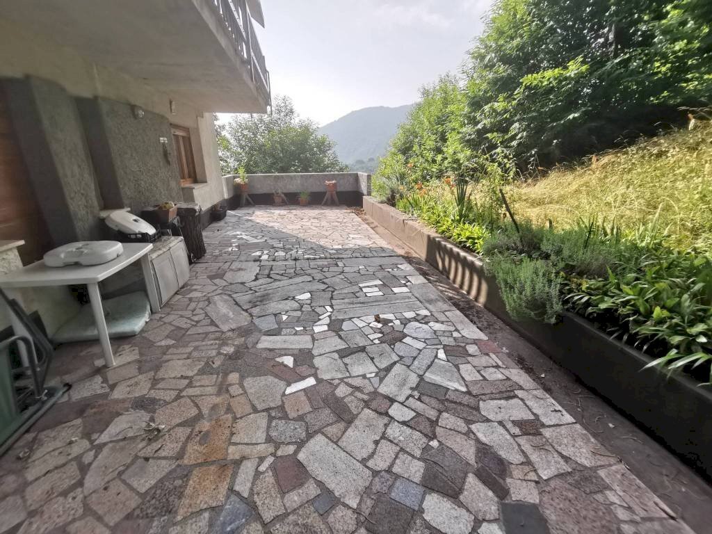 Cortile interno - Bilocale via San Grato, Viola - foto 2