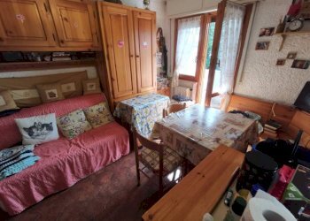 Salone - Bilocale via San Grato, Viola - foto 14