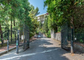 Ingresso - Box via Aldo Acquarone, 66, Genova - foto 1