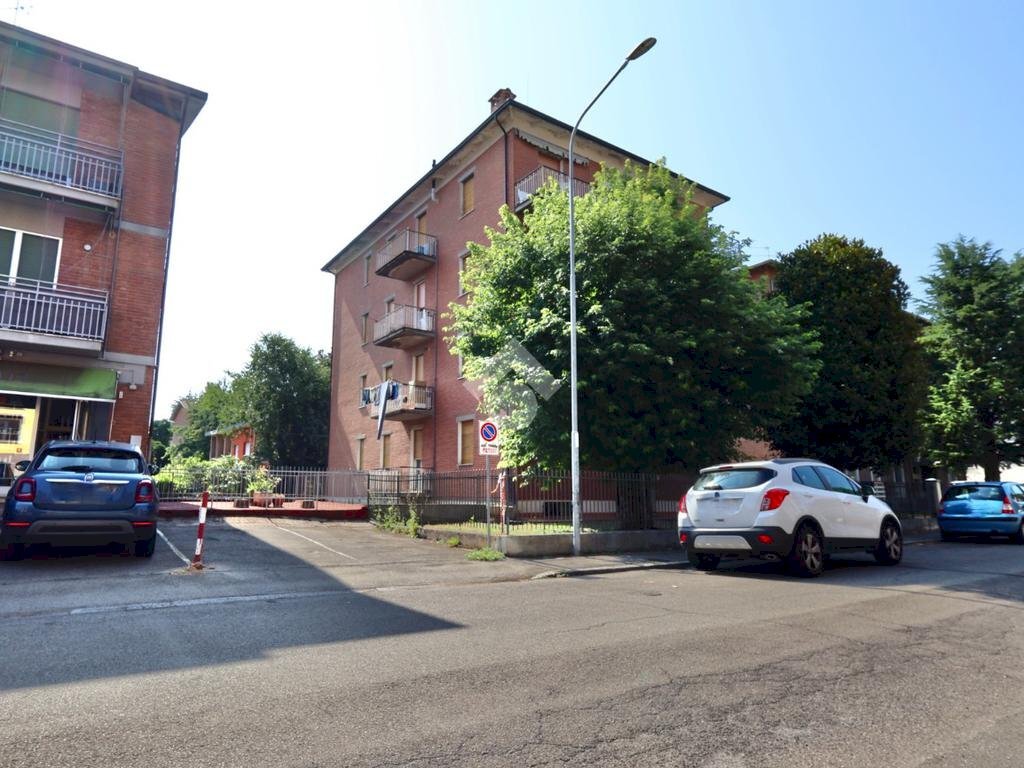 Three-room apartment Via Aleardo Aleardi, Reggio nell'Emilia - photo 1