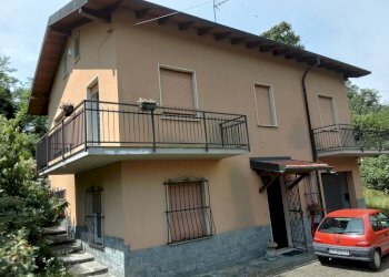 Facciata - Villa via Giuseppe Verdi, Orino - foto 2