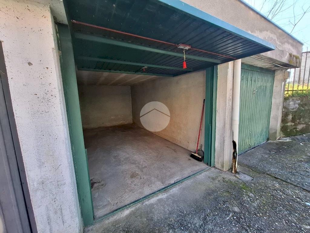 Box via Gramsci, Pessano con Bornago - foto 2