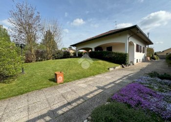 Villa Via Leopardi, Rescaldina - foto 1