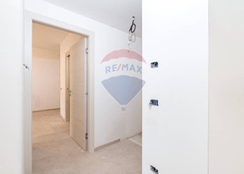 Hall / corridoio - Trilocale VIA ACHILLE GRANDI
 
1/B, Monterotondo - foto 6