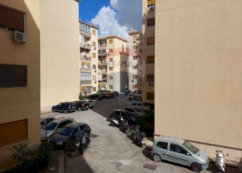 PARTICOLARE AREA CONDOMINIALE - Appartamento Via Salvatore Aldisio
 
3, Palermo - foto 23