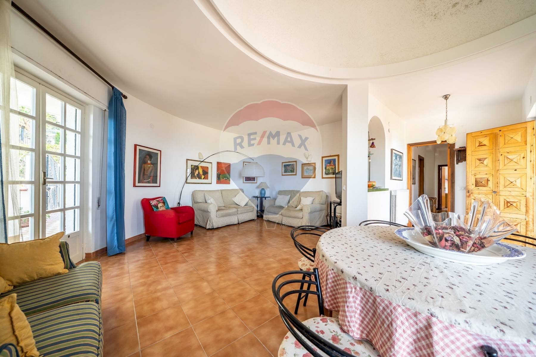 SALONE 2 - Villa Lungomare Cristoforo Colombo
 
750, Palermo - photo 3