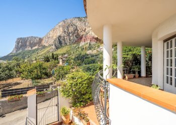 Vista delle montagne - Villa Lungomare Cristoforo Colombo
 
750, Palermo - foto 29