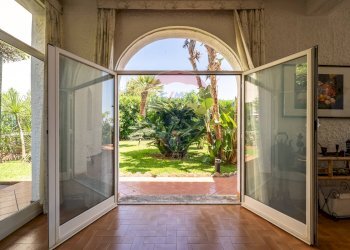 Terrazza - Villa Lungomare Cristoforo Colombo
 
750, Palermo - foto 40