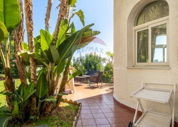 Terrazza - Villa Lungomare Cristoforo Colombo
 
750, Palermo - foto 42