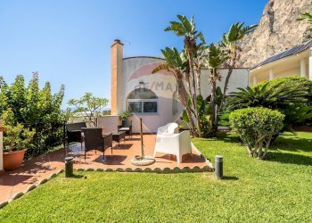 Casa all\'aperto - Villa Lungomare Cristoforo Colombo
 
750, Palermo - foto 46