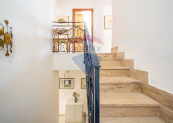 Scale - Villa Lungomare Cristoforo Colombo
 
750, Palermo - foto 51