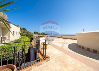 Terrazza - Villa Lungomare Cristoforo Colombo
 
750, Palermo - foto 62