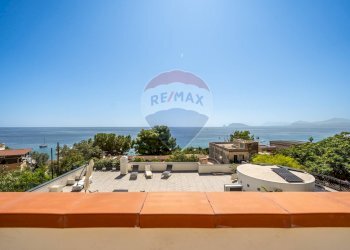 Vista dell\'acqua - Villa Lungomare Cristoforo Colombo
 
750, Palermo - foto 67