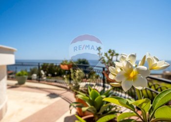 Terrazza - Villa Lungomare Cristoforo Colombo
 
750, Palermo - foto 68