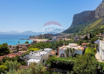 Vista delle montagne - Villa Lungomare Cristoforo Colombo
 
750, Palermo - foto 74