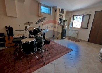 Palestra - Villa via Gubbio
 
1, Nettuno - foto 40