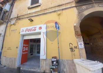 Edificio all\'aperto - Locale Commerciale Via San Carlo
 
113, Caserta - foto 1