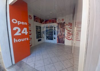 Stanza vuota - Locale Commerciale Via San Carlo
 
113, Caserta - foto 3