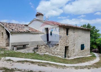 Casa all\'aperto - Independent house Via Forchiusa Est
10, Serra San Quirico - photo 2