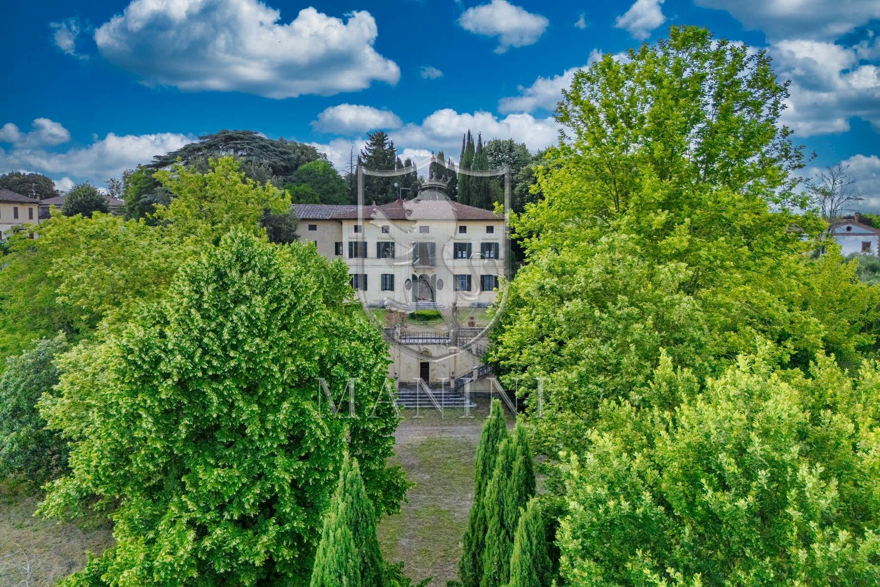 \nFoto 2\n - Castle centro
3, Siena - photo 2