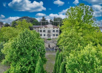 \nFoto 2\n - Castle centro
 
3, Siena - photo 2