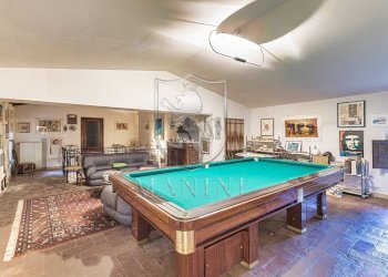 \nFoto 12\n - Castle centro
 
3, Siena - photo 12