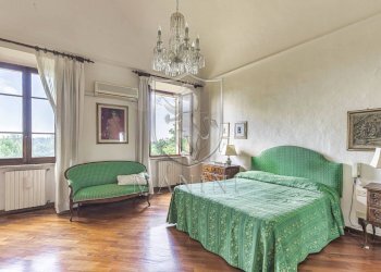 \nFoto 15\n - Castle centro
 
3, Siena - photo 15