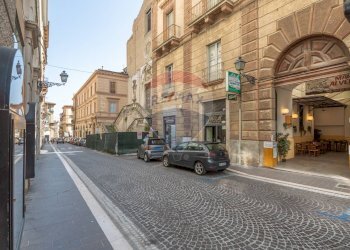 Edificio all\'aperto - Locale Commerciale CORSO MARRUCINO
 
27, Chieti - foto 4