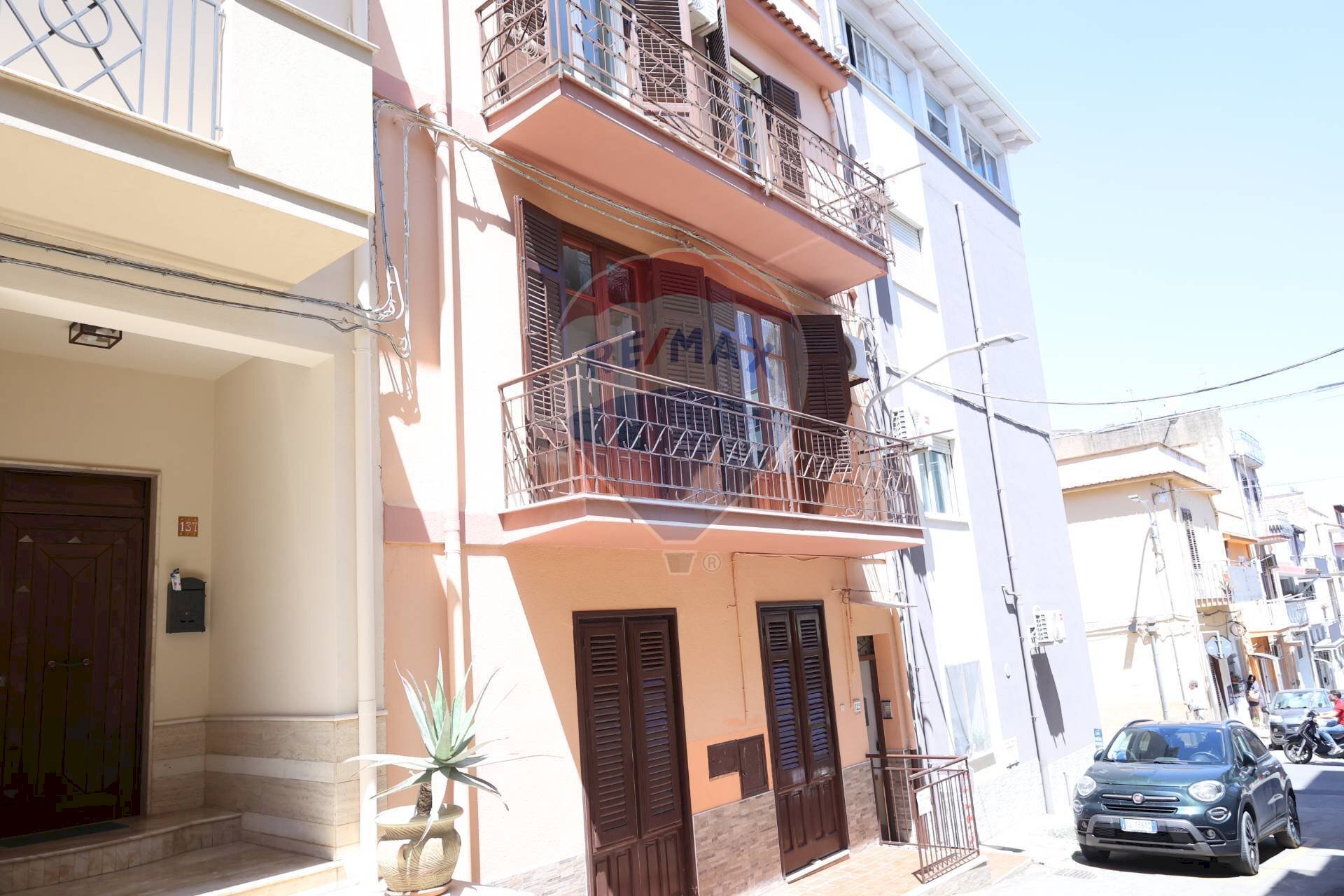 Edificio all\'aperto - Casa indipendente VIA 4 NOVEMBRE
 
129, Balestrate - foto 1