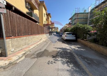 Edificio all\'aperto - Quadrilocale Via Luigi Vanvitelli
 
2, Palermo - foto 3