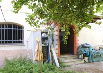 Independent house Via Ponte, 16
San Cipriano, Serra Riccò - photo 4