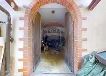 Independent house Via Ponte, 16
San Cipriano, Serra Riccò - photo 29