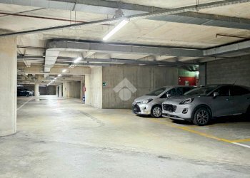 Parking space Via Giovanni Tomaso Invrea, Genova (neighborhood Foce) - photo 5