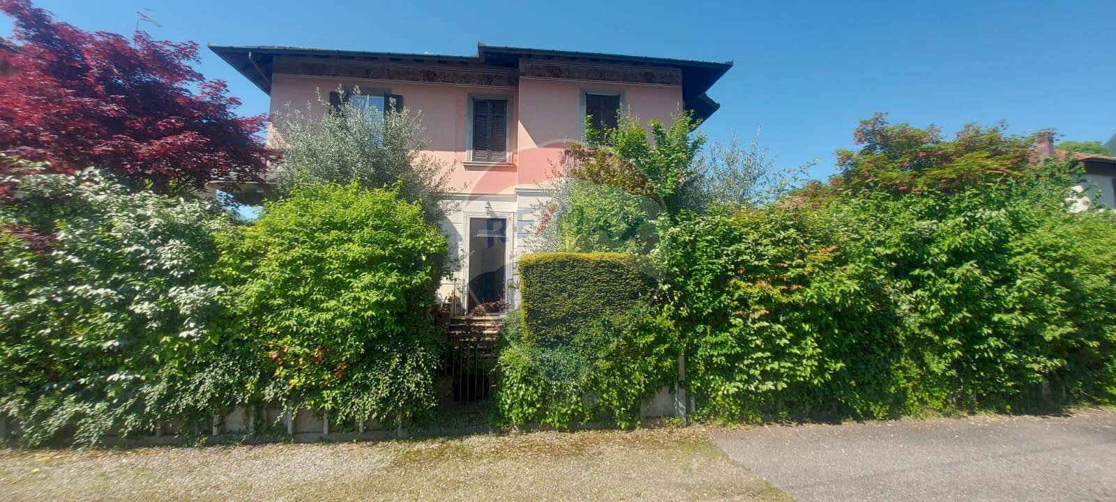 Casa all\'aperto - Casa semi indipendente Via Fabio Filzi
 
2, Cittiglio - foto 1