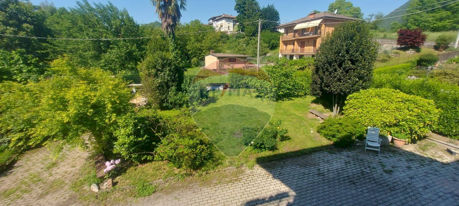 Giardino - Casa semi indipendente Via Fabio Filzi
 
2, Cittiglio - foto 2