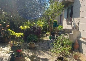 Giardino - Casa semi indipendente Via Fabio Filzi
 
2, Cittiglio - foto 4